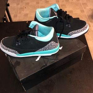 Air Jordan 3 Retro size 9